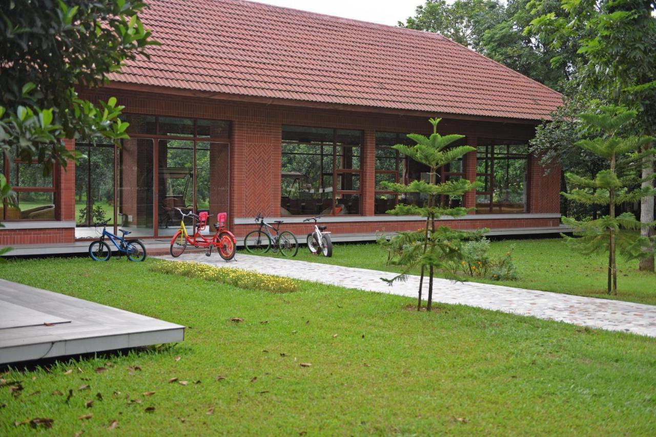 Sarah Resort Gazipur Exteriör bild